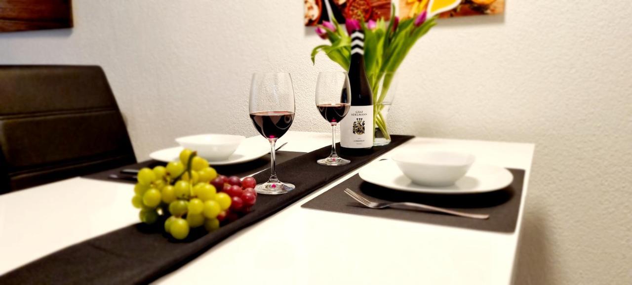 Ferienwohnung New Modern Selfcheckin Publicfreeparking Highspeed Wifi Kingsizebed Baden-Baden Exterior foto