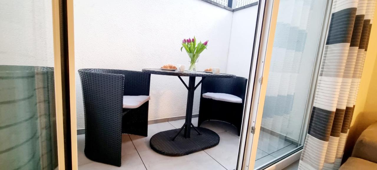 Ferienwohnung New Modern Selfcheckin Publicfreeparking Highspeed Wifi Kingsizebed Baden-Baden Exterior foto