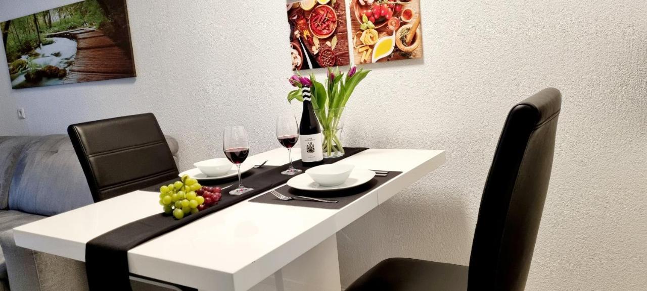 Ferienwohnung New Modern Selfcheckin Publicfreeparking Highspeed Wifi Kingsizebed Baden-Baden Exterior foto